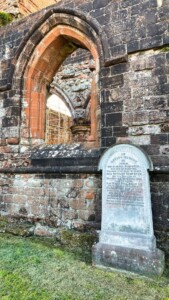 Sweetheart Abbey 3